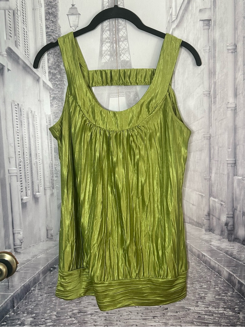 B. wear Byer California Lime Green Crinkle Satin Scoop Neck Camisole Blouse